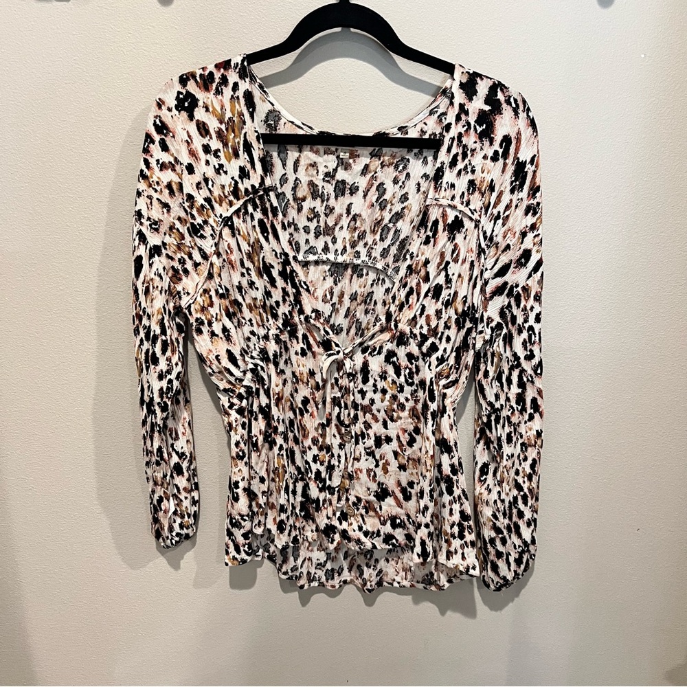 Gimmicks Top from Buckle